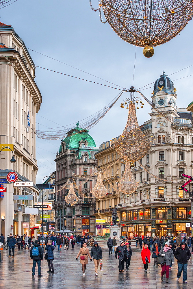 Christmas illuminations at dusk, on Vienna's city centre thoroughfare the Graben, Vienna, Austria, Europe