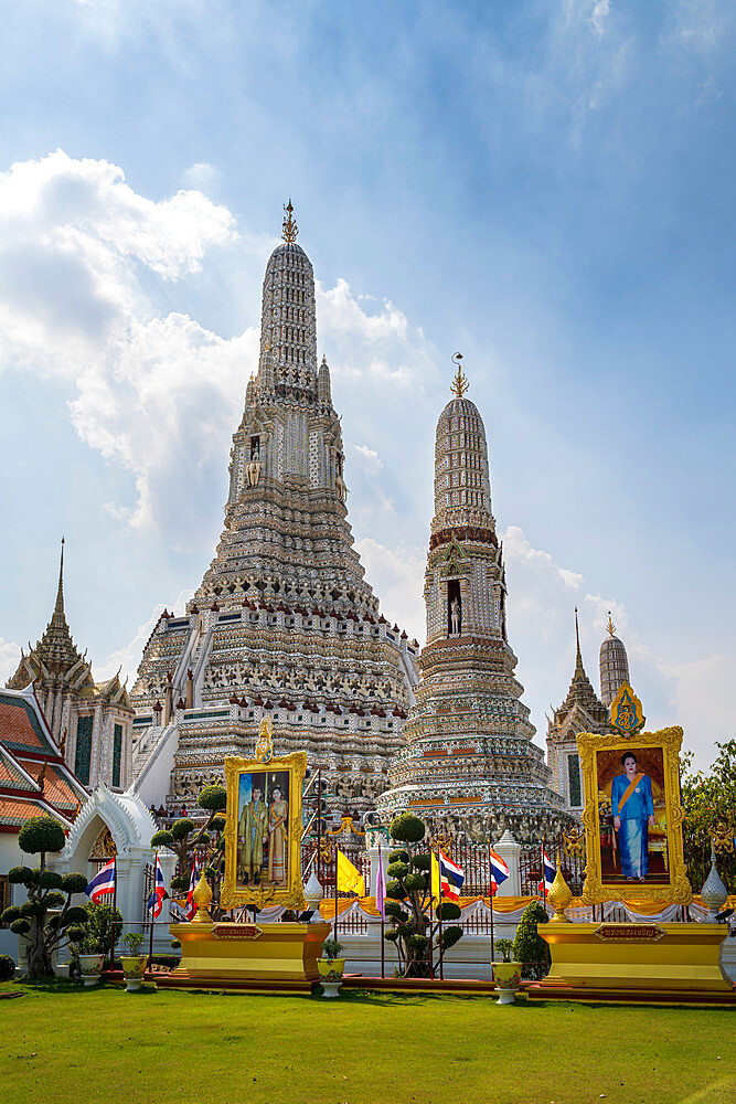 Wat Arun Ratchavararam (The Temple of Dawn), Bangkok, Thailand, Southeast Asia, Asia