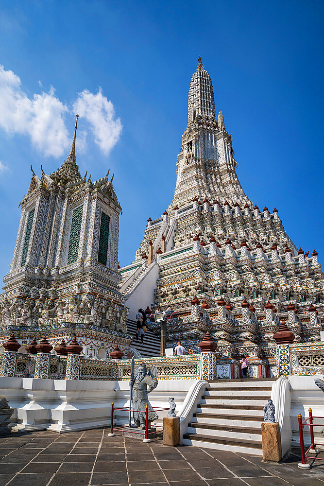 Wat Arun Ratchavararam (The Temple of Dawn), Bangkok, Thailand, Southeast Asia, Asia