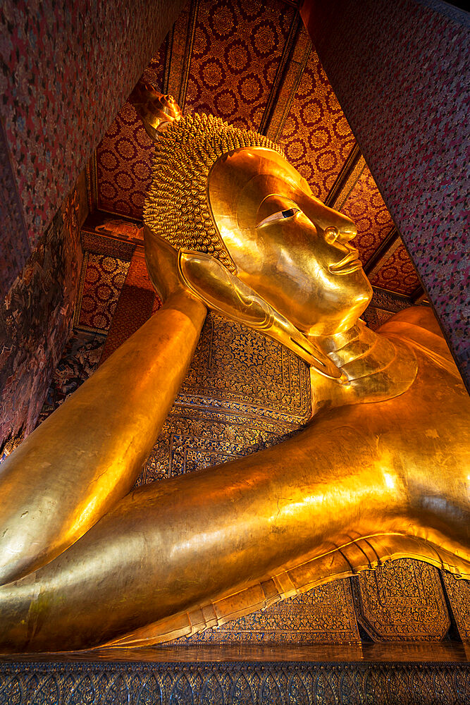 Reclining golden Buddha in Wat Phra Chetuphon (Wat Pho) temple, Bangkok, Thailand, Southeast Asia, Asia