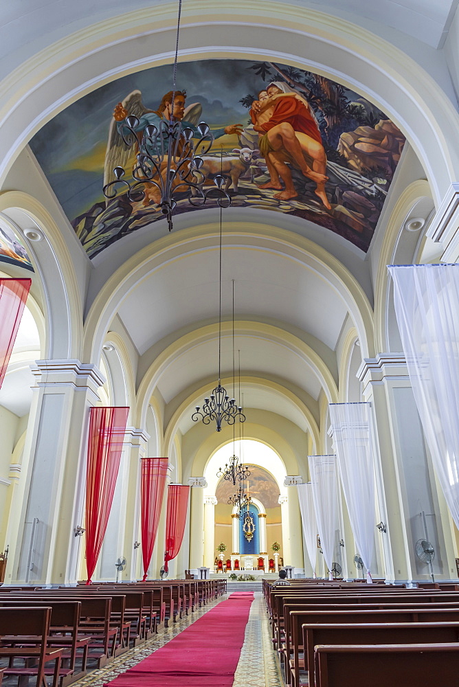 Interior of the Cathedral of Granada, Granada, Nicaragua, Central America