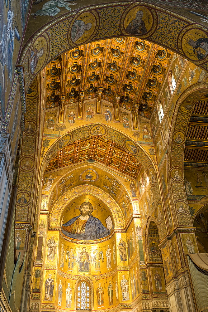 Interior of Monreale Cathedral, UNESCO World Heritage Site, Monreale, Palermo, Sicily, Italy, Europe