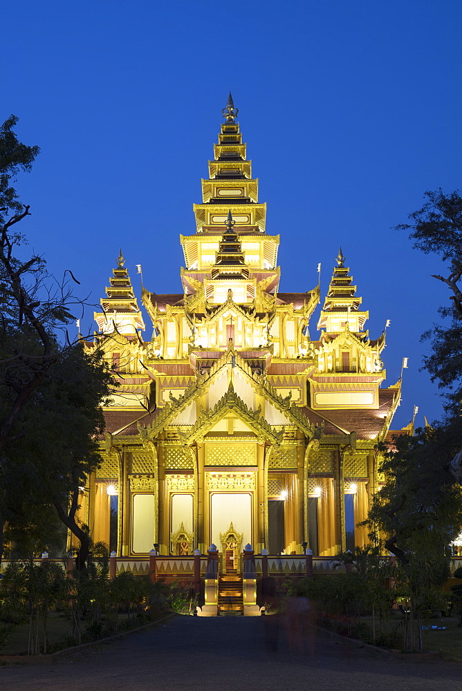 Bagan Golden Palace after sunset, Bagan (Pagan), Myanmar (Burma), Asia