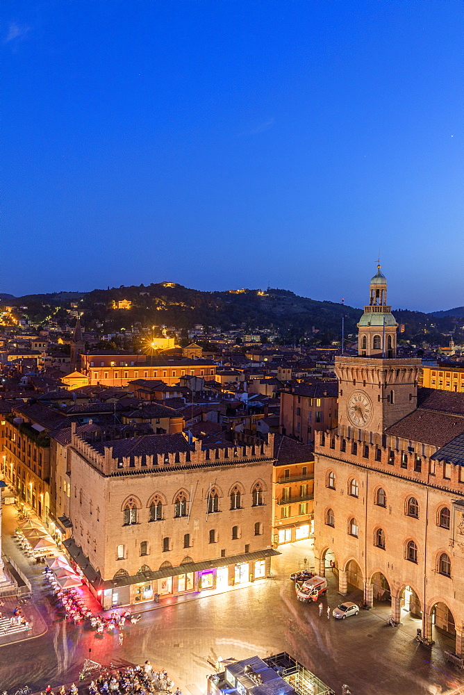 Piazza Maggiore, Bologna, Emilia-Romagna, Italy, Europe