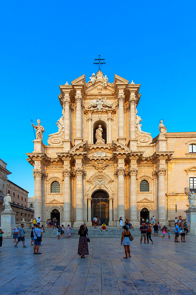 Chiesa Cattedrale Nativita di Maria Santissima, Piazza Duomo, UNESCO World Heritage Site, Ortigia, Siracusa, Sicily, Italy, Europe