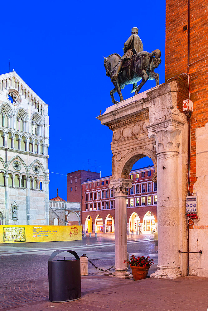 Town Hall and Cathedral, Ferarra, UNESCO World Heritage Site, Emilia-Romagna, Italy, Europe