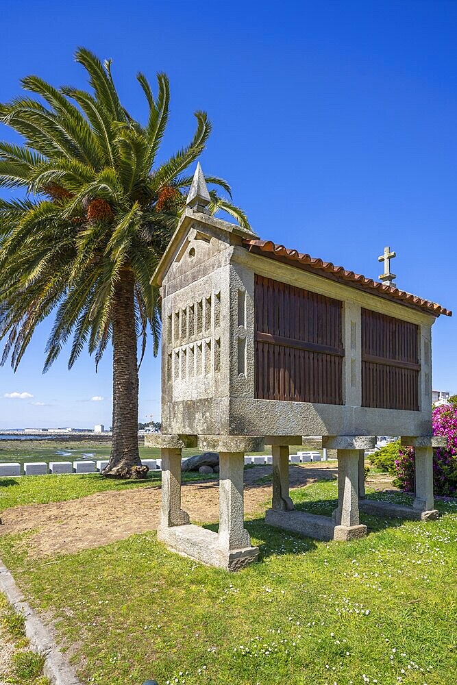 Galician granary, Cambados, Pontevedra, Galicia, Spain