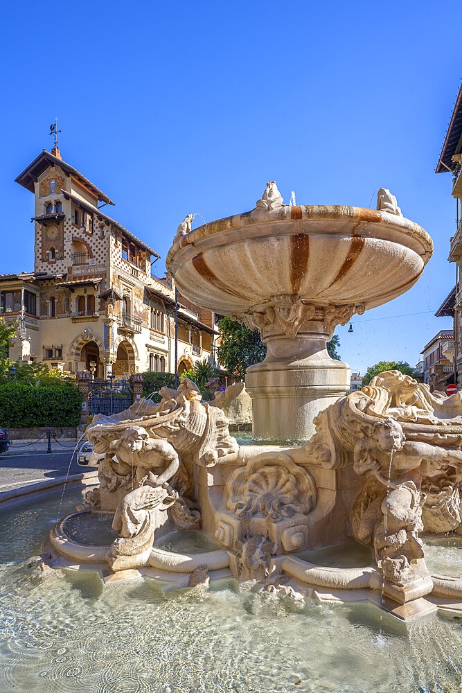 Fountain of the Frogs and Spider palace, Piazza Mincio, Coppedè neighborhood, Roma, Lazio, Italy