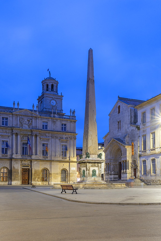 Church of St-Trophime, Place de la Republique, Arles, Provence-Alpes-Côte d'Azur, Bouches-du-Rhône, Arles-Crau-Camargue-Montagnette, Camargue, France