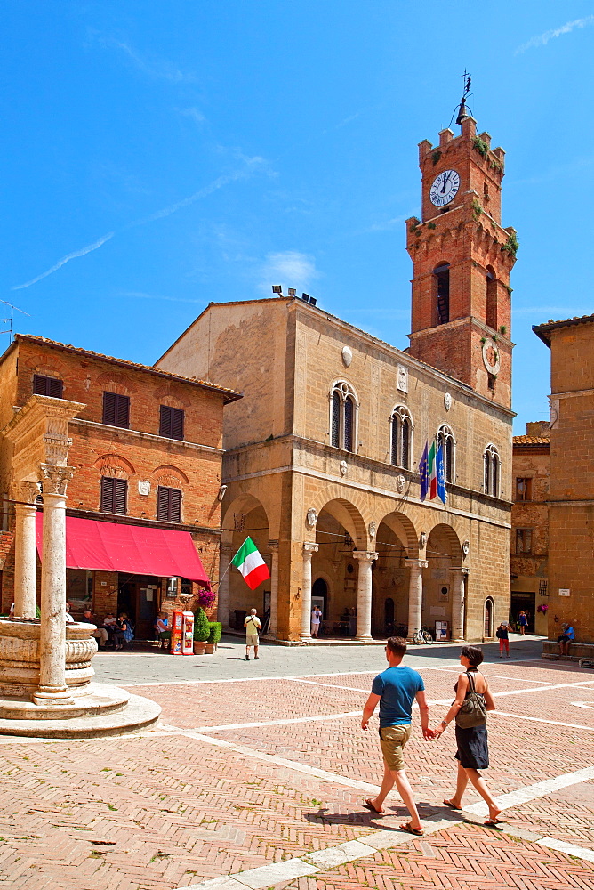 Palazzo Pubblico, Pienza, Tuscany, Italy, Europe