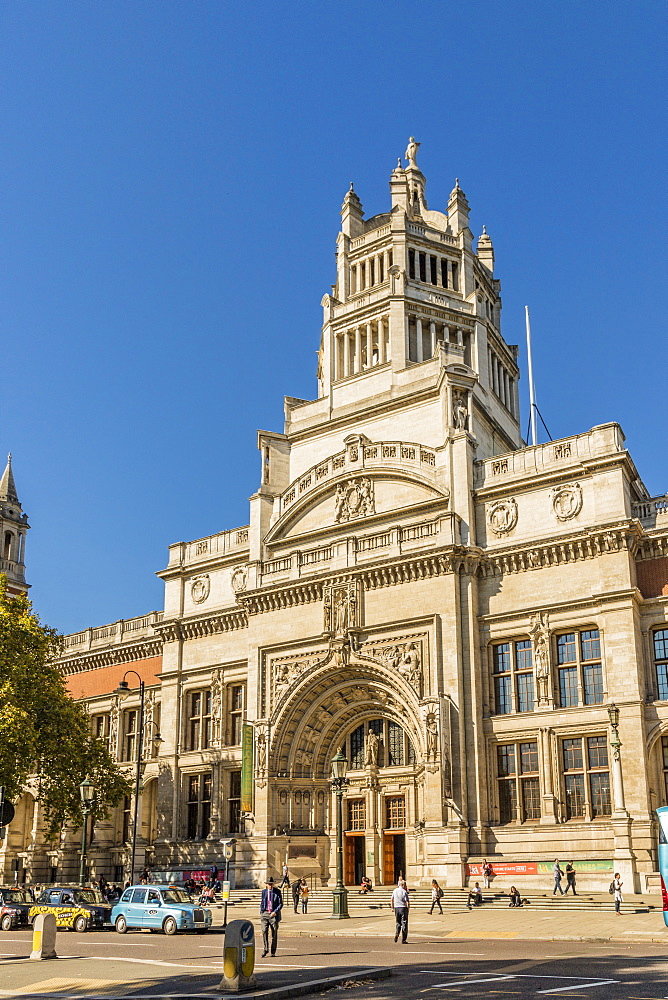 The V and A (Victoria and Albert) Museum, South Kensington, London, England, United Kingdom, Europe