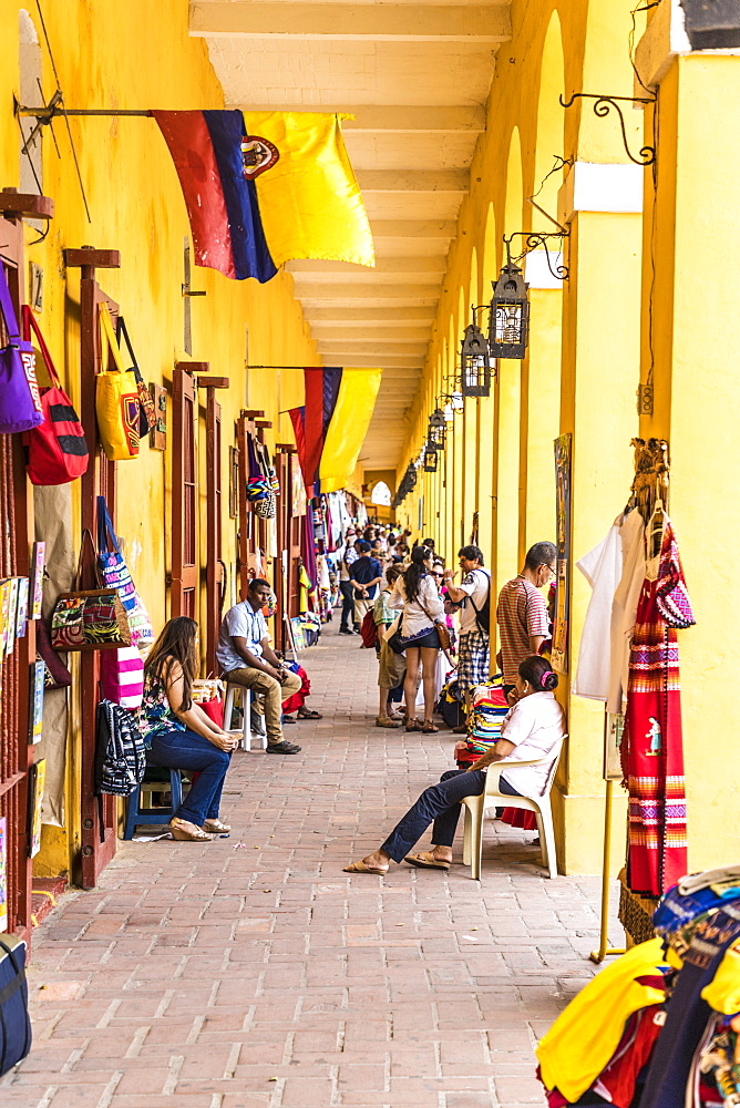 Tourist souvenir shops in Plaza de las Bovedas, Cartagena de Indias, Colombia, South America