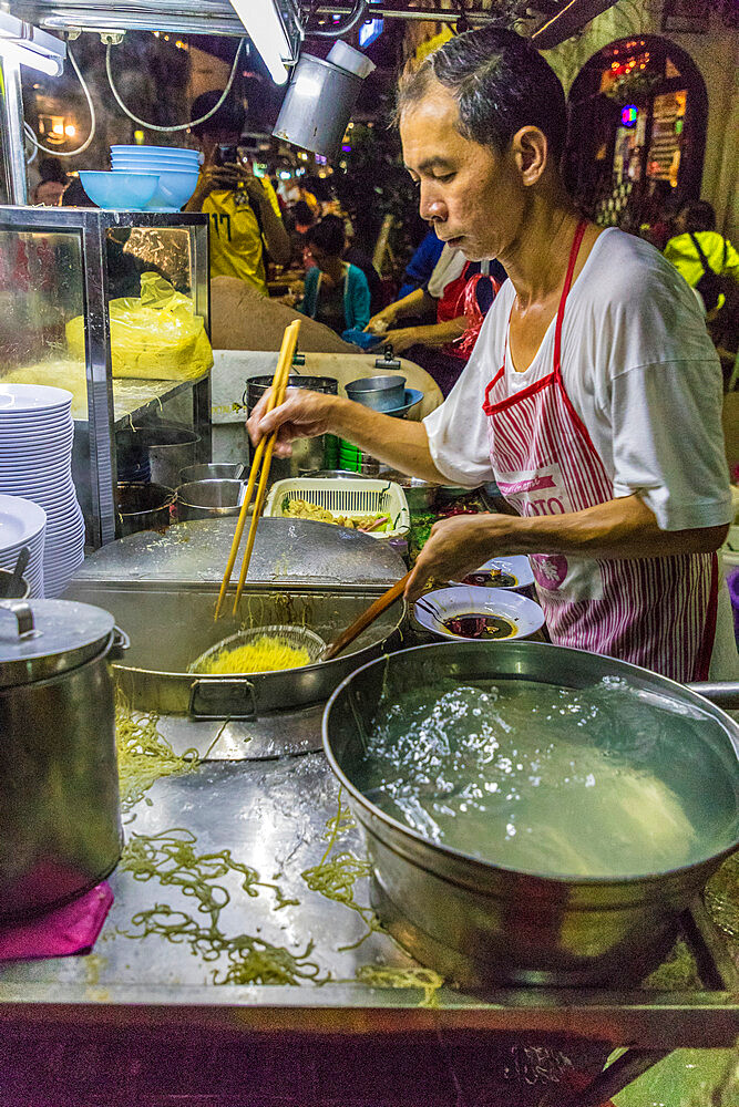 Chulia Street night food market in George Town, UNESCO World Heritage Site, Penang Island, Malaysia, Southeast Asia, Asia