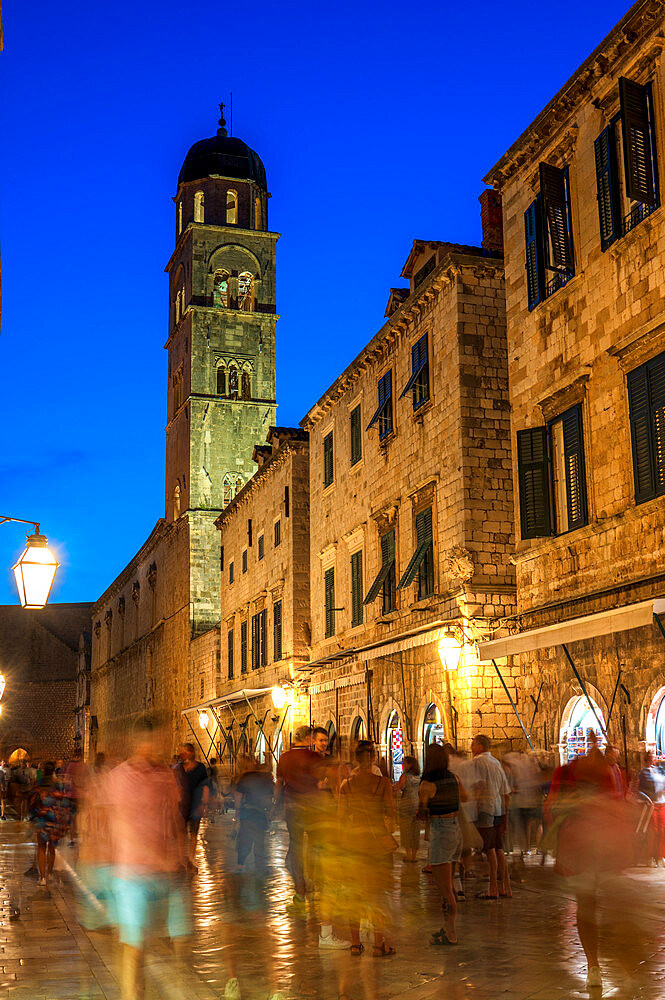 Main boulevard in the historic town of Dubrovnik, UNESCO World Heritage Site, Southern Dalmatia, Adriatic Coast, Croatia, Europe