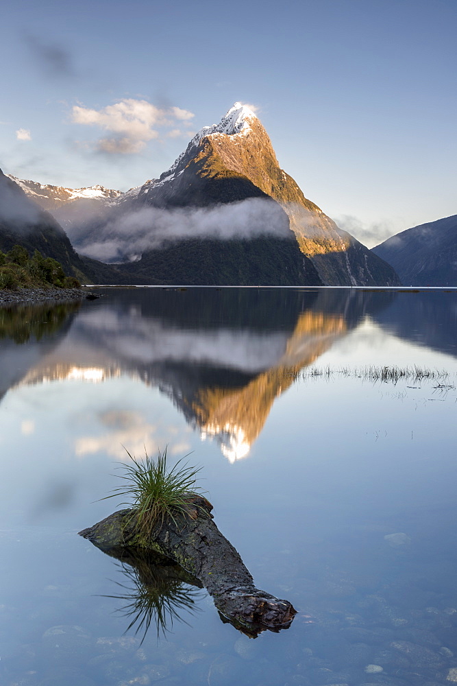 Mitre Peak, Milford Sound, Fiordland National Park, UNESCO World Heritage Site, South Island, New Zealand, Pacific