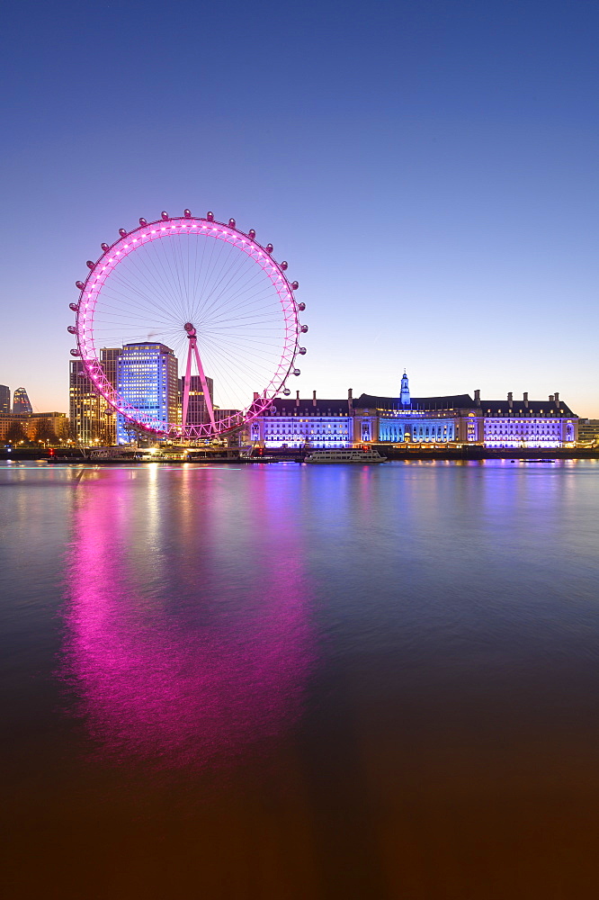 Millennium Wheel (London Eye), Old County Hall, London Aquarium, River Thames, South Bank, London, England, United Kingdom, Europe