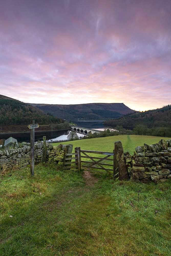 View of Ladybower Reservoir with Baslow Edge in the distance, Peak District, Derbyshire, England, United Kingdom, Europe