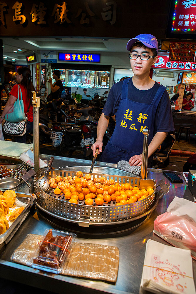 Fried sweet potato balls, night market, Taipei, Taiwan, Asia