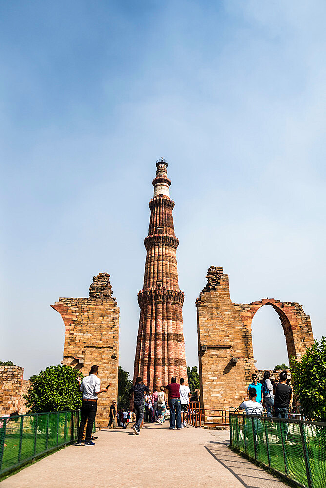 Qutub Minar, minaret and victory tower, UNESCO World Heritage Site, New Delhi, India, Asia