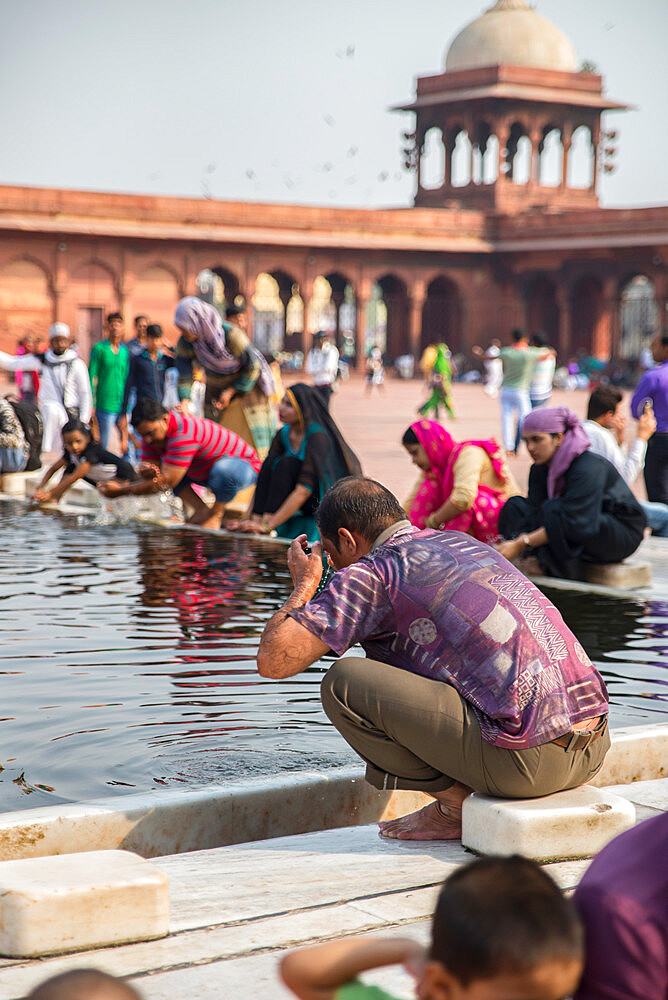 Ablutions, Jama Masjid Mosque, New Delhi, India, Asia