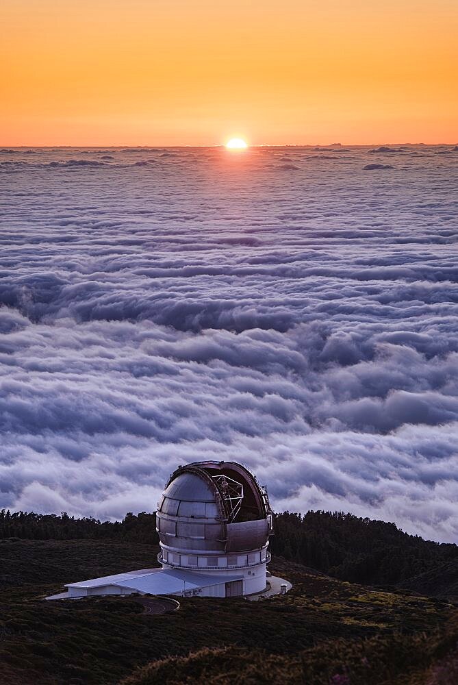 Sunset above Grand Tecan Telescope