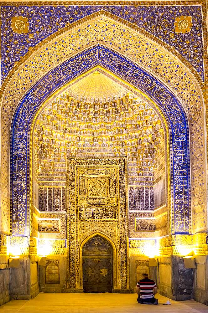 Mosque of Tilla-Kari Madrasa, Registan, Samarkand, Uzbekistan