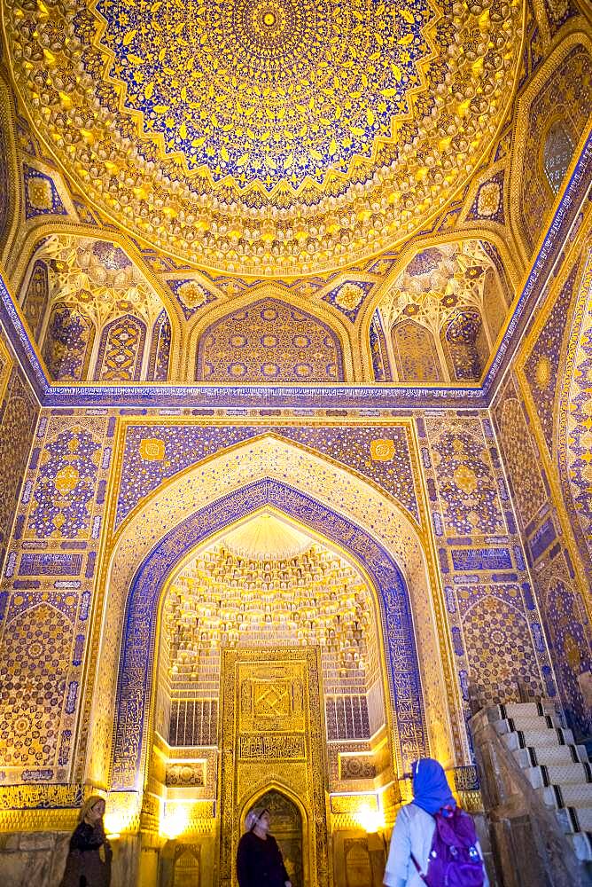 Mosque of Tilla-Kari Madrasa, Registan, Samarkand, Uzbekistan