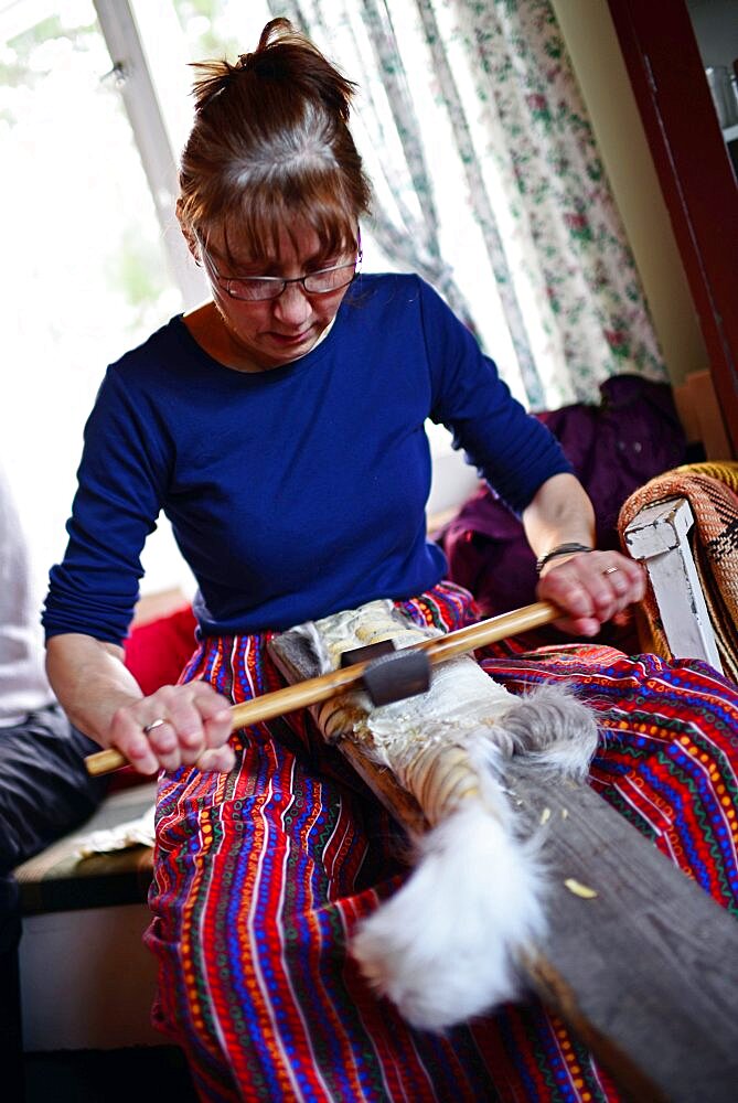 Traditional S?mi arts and crafts. Inside the home of Tuula Airamo, a S?mi descendant, and Reindeer farmer, by Muttus Lake. Inari, Lapland, Finland