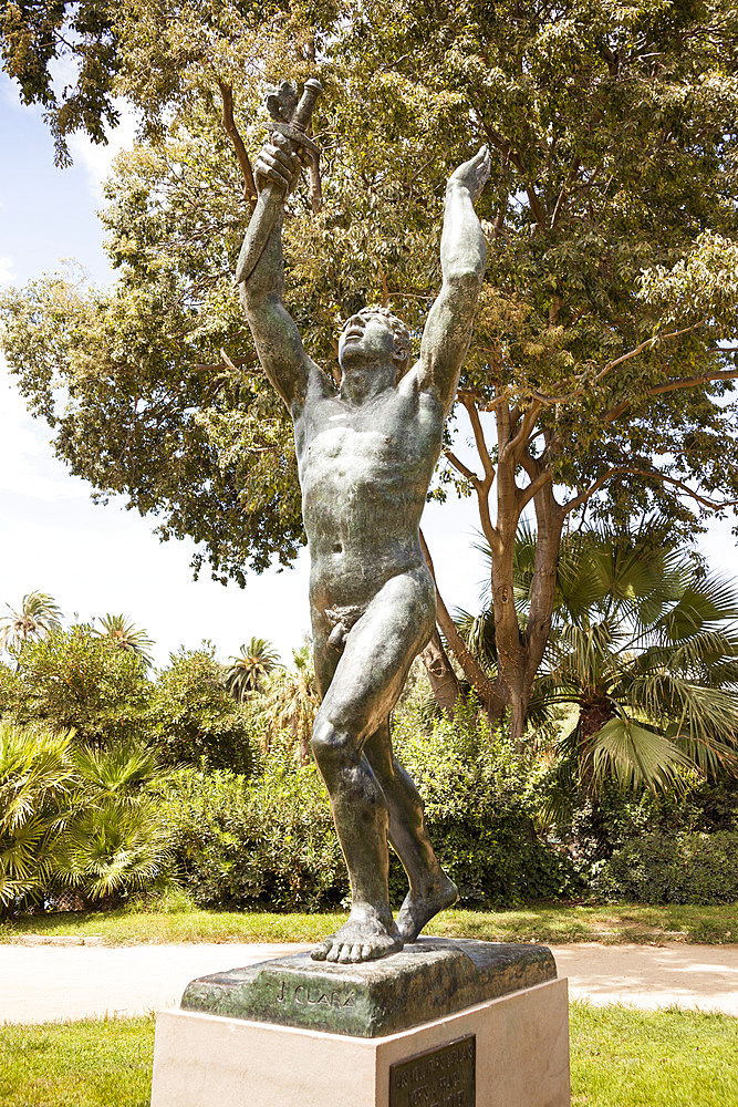 Statue for Catalan Volunteers killed in France and around the world for its defence of freedom, by Clara, Barcelona, Spain