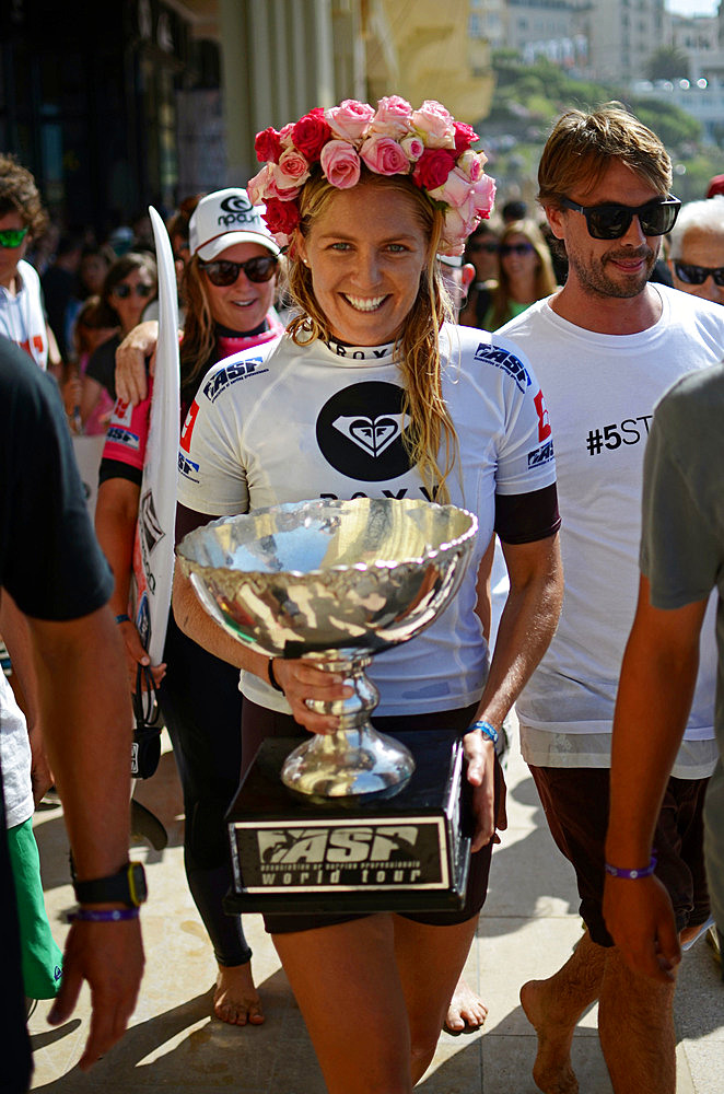 Australian Pro Surfer Stephanie Gilmore wins her 5th World Title at Roxy Pro Biarritz 2012