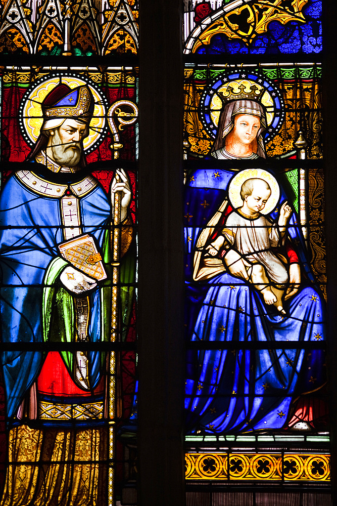 Stained glass window, Saint-Corentin Cathedral, town of Quimper, departament of Finistere, region of Brittany, France