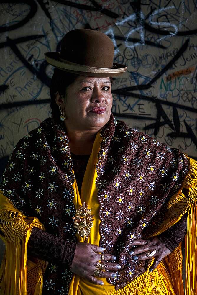 Angela la Folclorista, cholita female wrestler, El Alto, La Paz, Bolivia