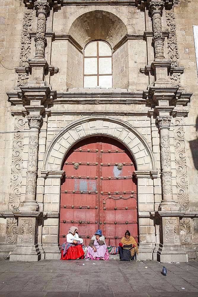 Main facade of San Francisco Church on the plaza of the same name, founded in 1548 and rebuilt 1784, La Paz, Bolivia