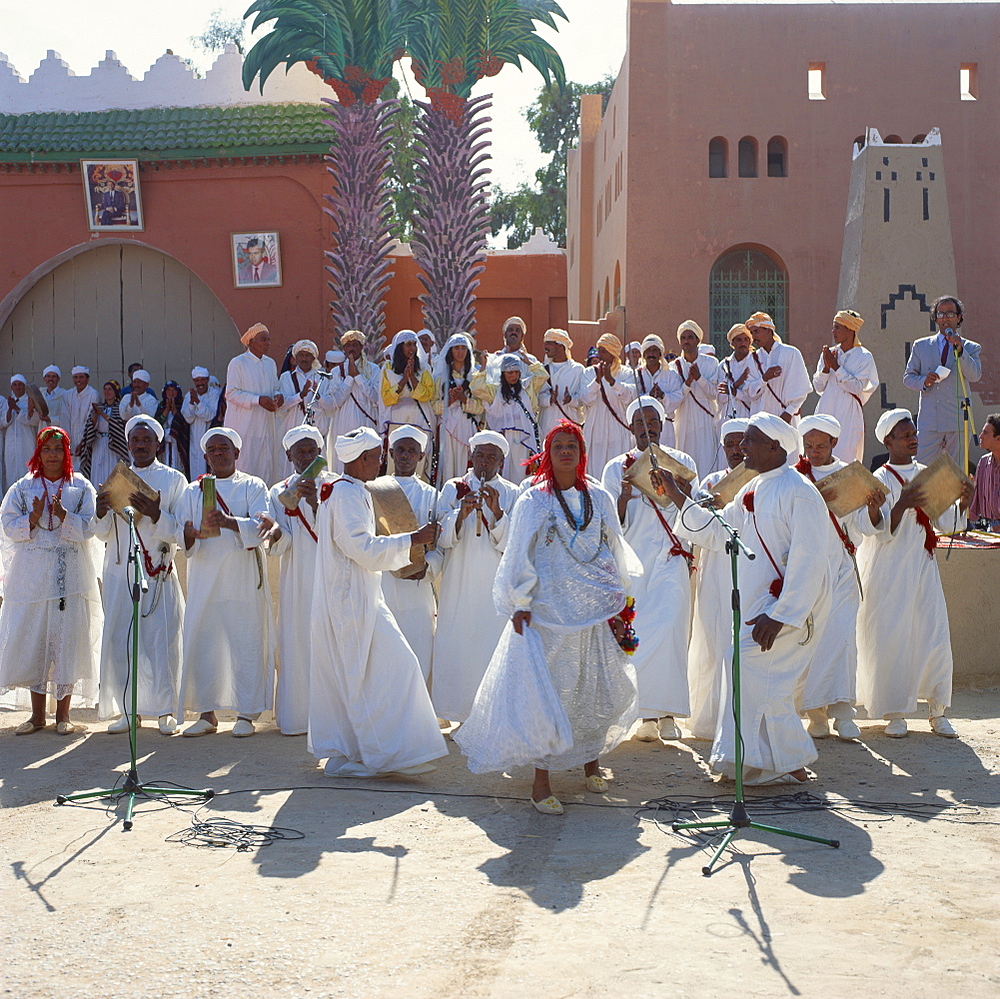 Dancers in traditional dress for the Date Festival, Erfoud, Morocco, North Africa, Africa