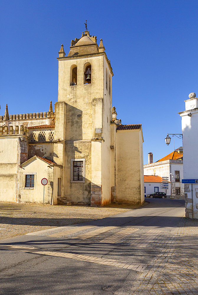 Church of Igreja Matriz de Nossa Senhora da Assuncao, village of Alvito, Beja District, Baixo Alentejo, Portugal, Europe