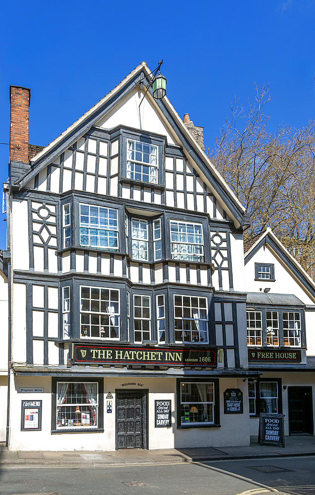 The Hatchet Inn pub, historic half timbered building, Frogmore Street, city centre of Bristol, England, UK built 1606