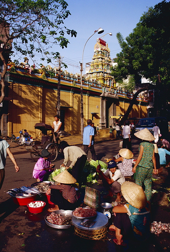 Mariammam Hindu temple and street scene, Saigon, Vietnam, Indochina, Southeast Asia, Asia