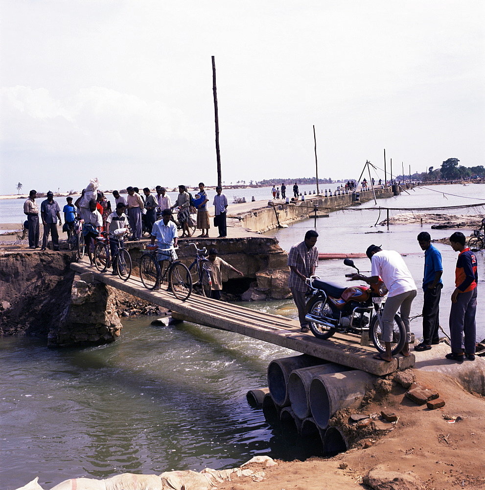 Temporary bridge in the aftermath of the December 2005 tsunami, Batticaloa, Sri Lanka, Asia