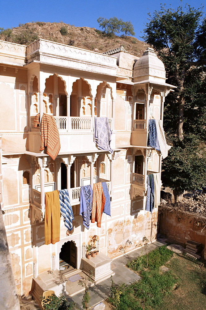 Chanwar Palki Walon-Ki Haveli (mansion), 400 years old, restored to its original state, Anokhi Museum, Amber, near Jaipur, Rajasthan state, India, Asia