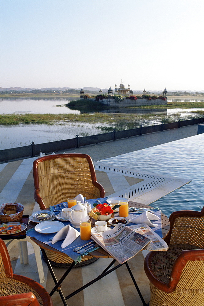 The swimming pool over looking the lake at Dungarpur, Udai Bilas Palace, Dungarpur, Rajasthan state, India, Asia 