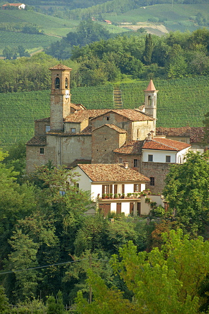 Tenuta la Volta, an old fortified wine cantina, near Barolo, Piedmont, Italy, Europe