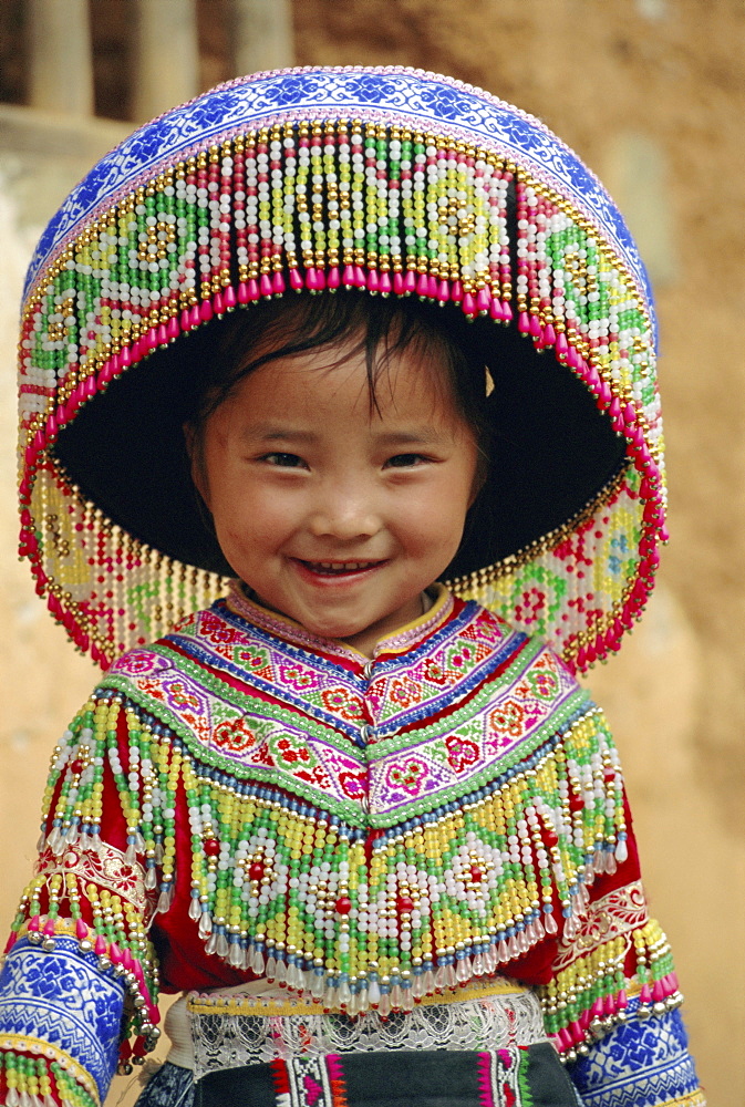 Portrait of a Hui Shui Miao child, Longlin, Guangxi, China, Asia