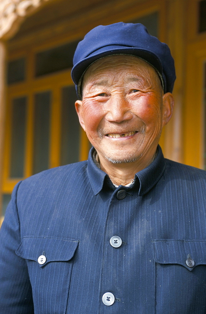 Han farmer, near Xining, Qinghai, China, Asia