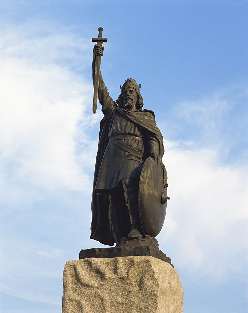 Statue of King Alfred, Winchester, Hampshire, England, United Kingdom, Europe