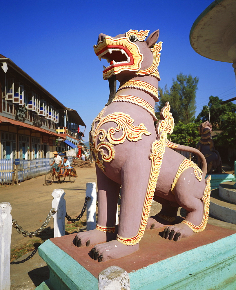 Statue of a legendary Chinthes (half lion, half griffin), Mergui, Myanmar (Burma)