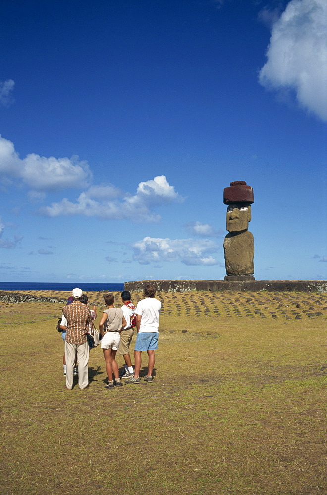 Tourists at the site of Ahu Ko Te Riku on Easter Island (Rapa Nui), UNESCO World Heritage Site, Chile, Pacific, South America