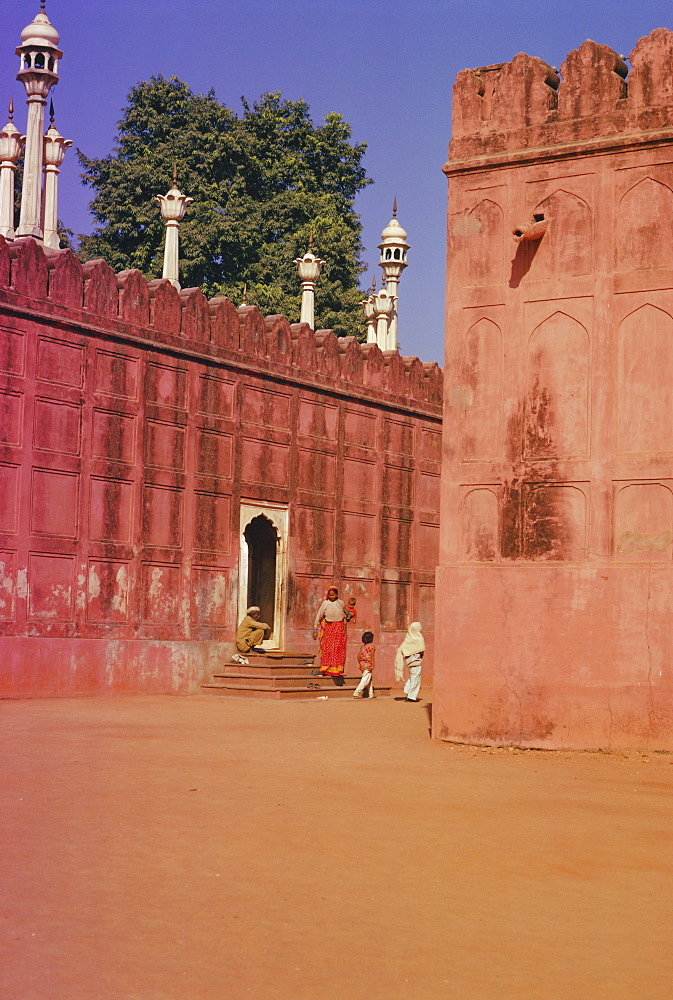 The Red Fort, built by the Moghul emperor Akbar, Old Delhi, Delhi, India