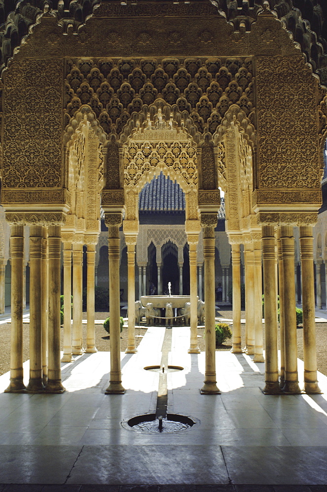 Moorish architecture of the Court of the Lions, the Alhambra, Granada, Andalucia (Andalusia), Spain, Europe