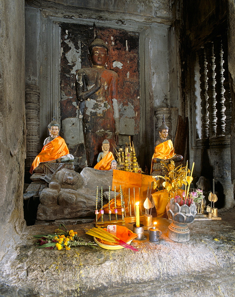 Statues of the Buddha, Angkor Wat, dating from between 1113 and 1150 AD, Angkor, UNESCO World Heritage Site, Siem Reap, Cambodia, Indochina, Southeast Asia, Asia