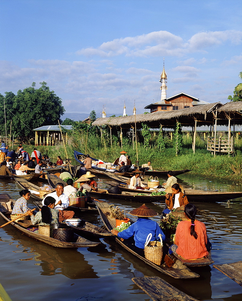 Floating Market on Inle Lake, Shan State, Myanmar (Burma), Asia